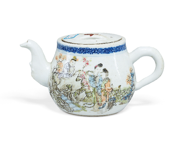 清  青花加彩西廂人物茶壺