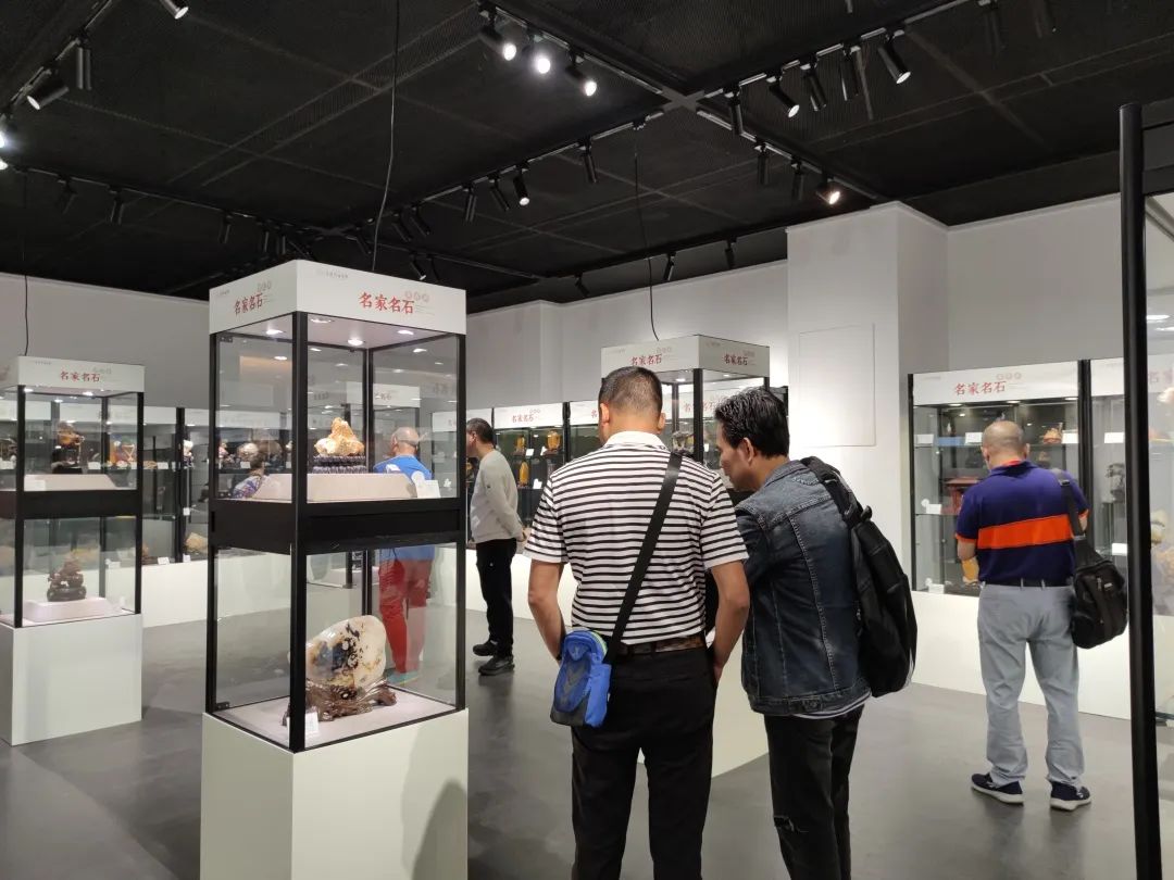 廣州花地灣石博會(huì)“名家名石精品展”金獎(jiǎng)美石一覽 廣州花地灣石博會(huì)“名家名石精品展”金獎(jiǎng)美石一覽