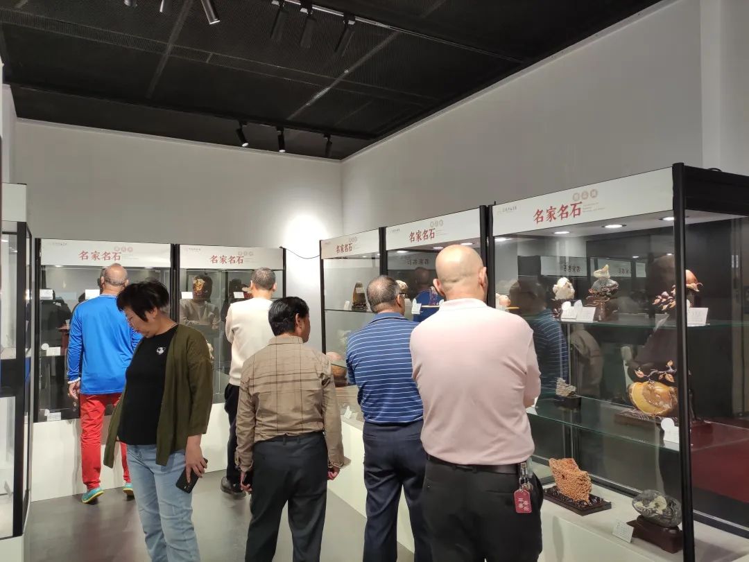 廣州花地灣石博會(huì)“名家名石精品展”金獎(jiǎng)美石一覽 廣州花地灣石博會(huì)“名家名石精品展”金獎(jiǎng)美石一覽