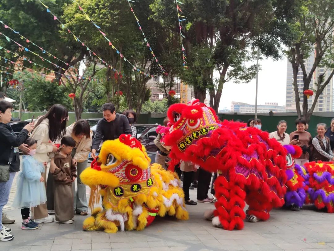 花地灣古玩城醒獅旺場，財?shù)?、福到~