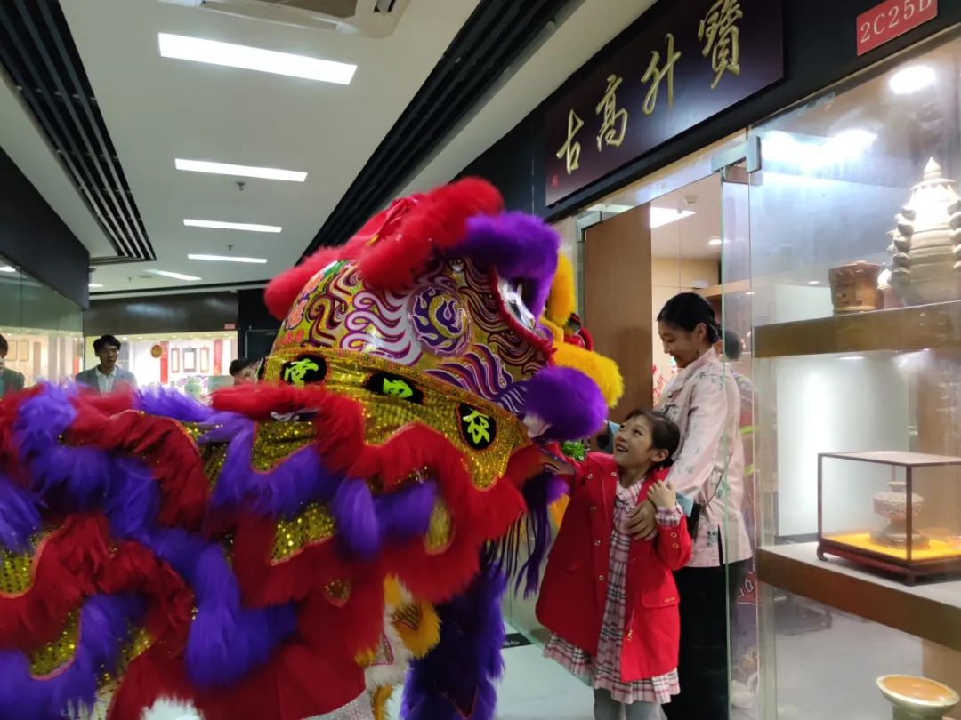 花地灣古玩城醒獅旺場，財?shù)?、福到~